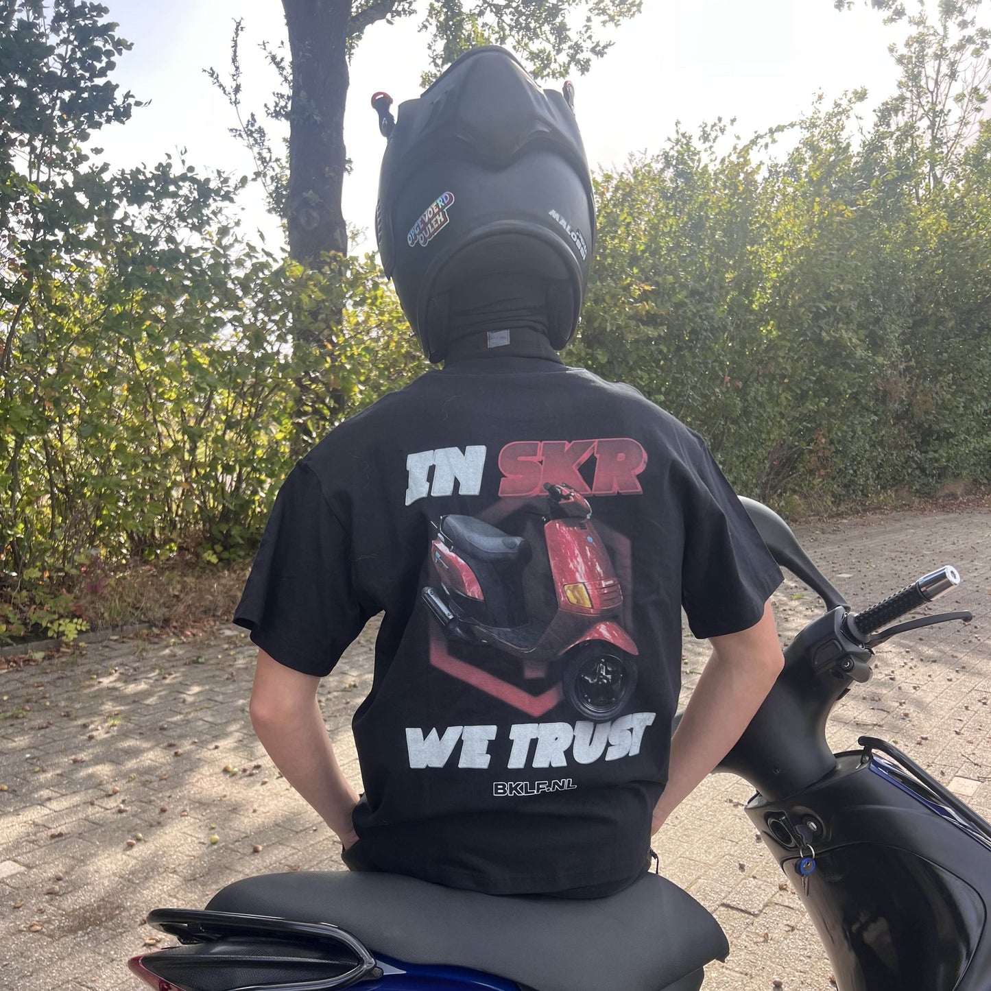 In SKR We Trust T-Shirt – Rood - BikeLife Kleding
